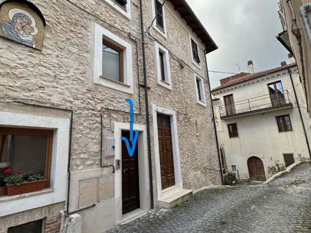 Appartamento in vendita a Rocca Di Mezzo, Abruzzo