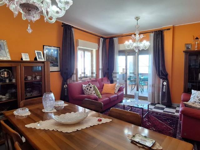 Appartamento in vendita a Santo Stefano Di Camastra, Sicilia