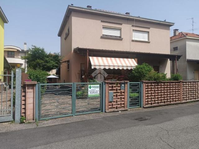 Appartamento in vendita a Cesano Maderno, Lombardia