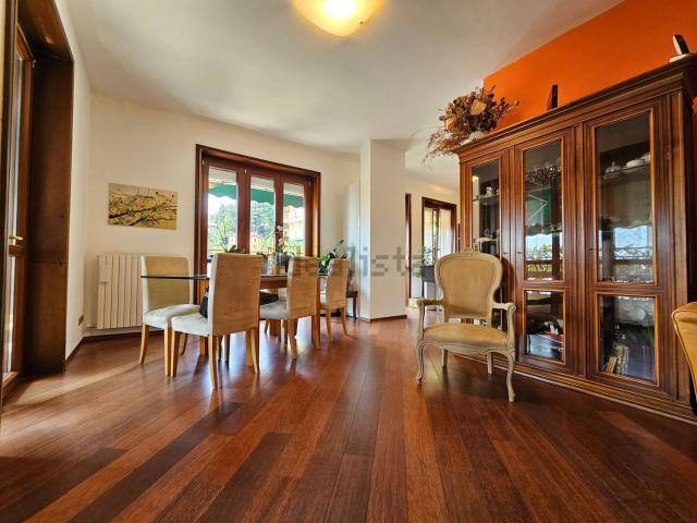 Appartamento in vendita a Brunate, Lombardia