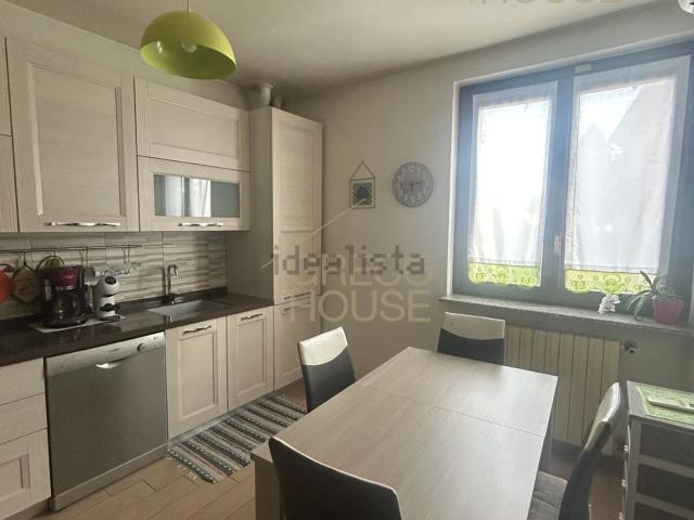 Appartamento in vendita a Gerenzano, Lombardia
