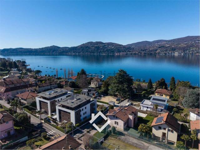 Appartamento in vendita a Ranco, Lombardia