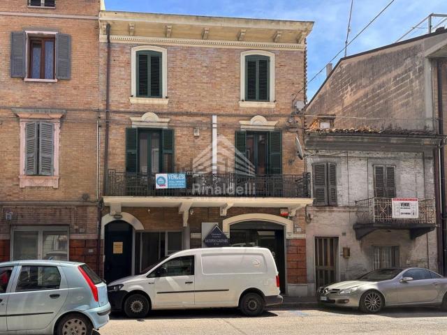 Appartamento in vendita a Centro, Porto Sant'Elpidio
