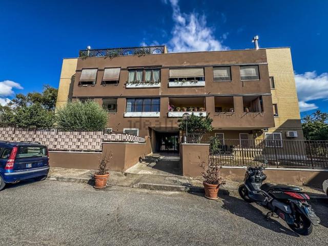 Appartamento in vendita a Municipio Roma X, Roma Capitale
