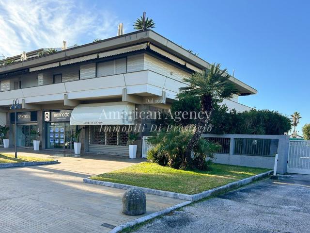 Appartamento in vendita a Roma Imperiale, Forte Dei Marmi