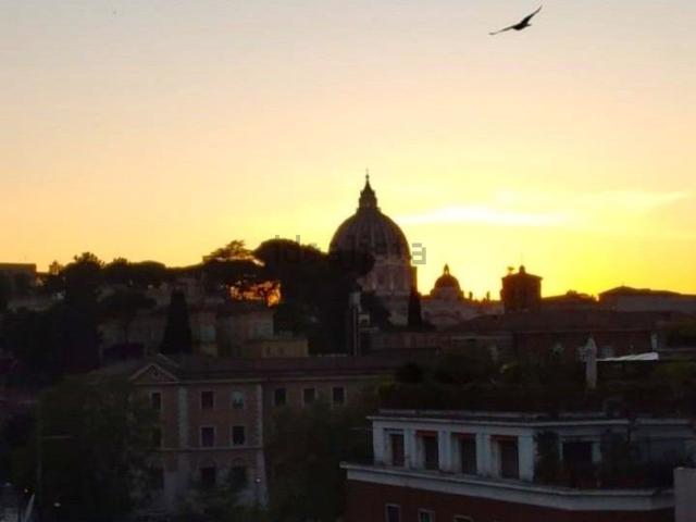 Attico in vendita a Ponte, Roma