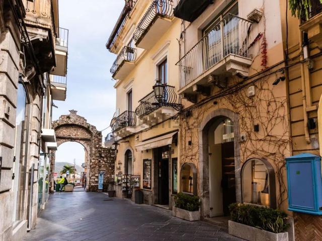 Appartamento in vendita a Taormina, Sicilia