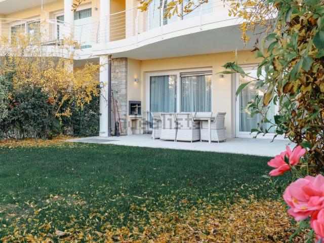 Appartamento in vendita a Sirmione, Lombardia