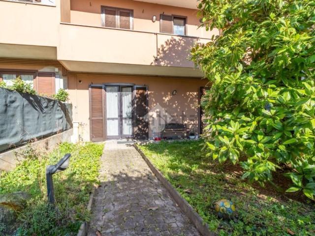 Appartamento in vendita a Macherio, Lombardia