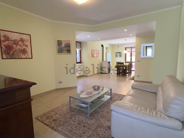 Appartamento in vendita a Forcola, Lombardia