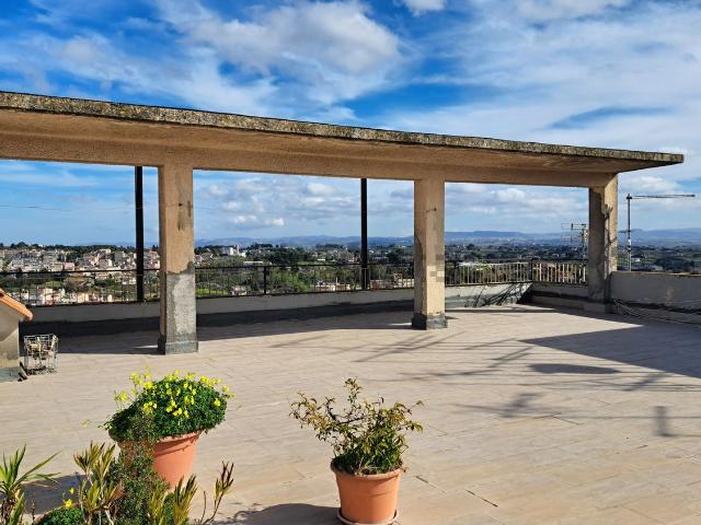 Attico in vendita a Caltagirone, Catania