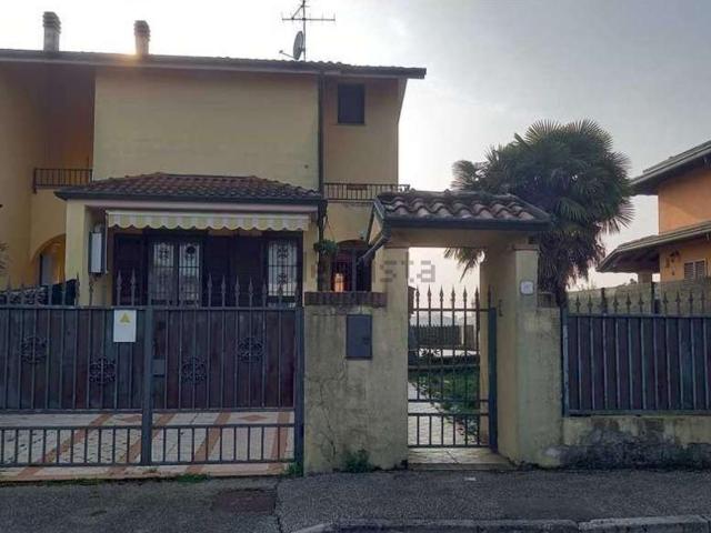Appartamento in vendita a Albuzzano, Pavia
