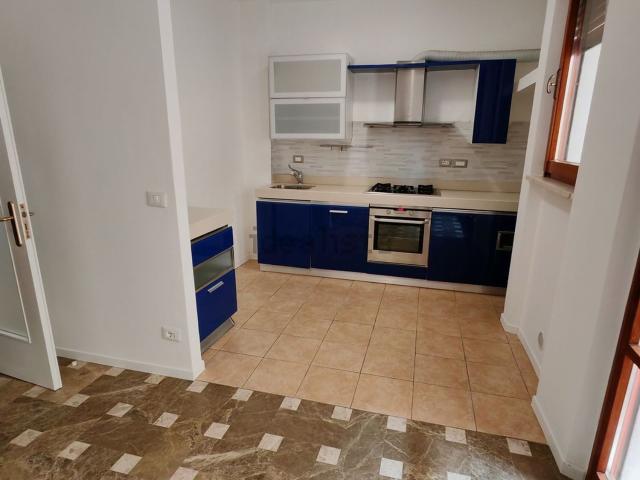 Appartamento in vendita a Marina centro, Marche