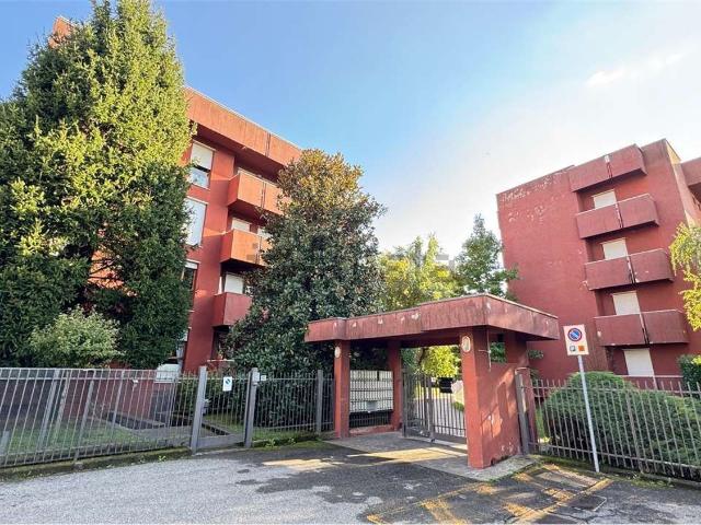 Appartamento in vendita a Meda, Lombardia