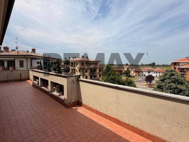 Appartamento in vendita a Pavia, Lombardia