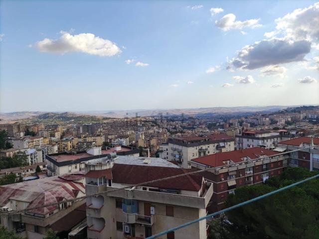 Attico in vendita a Caltanissetta, Sicilia