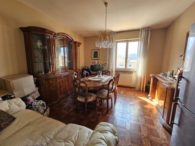 Appartamento in vendita a Settempeda, Marche