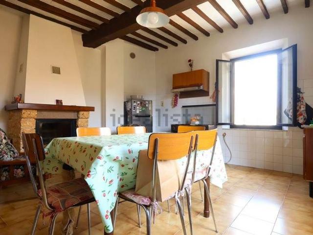 Appartamento in vendita a Chiusi Città, Toscana