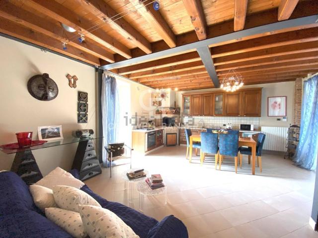 Appartamento in vendita a Lonato, Lombardia