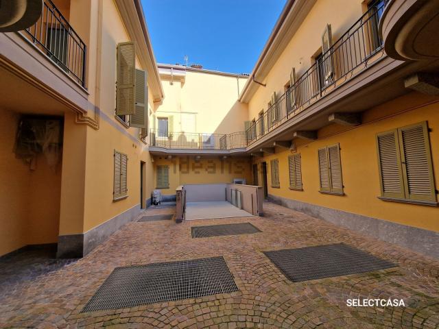 Appartamento in vendita a Treviglio, Lombardia