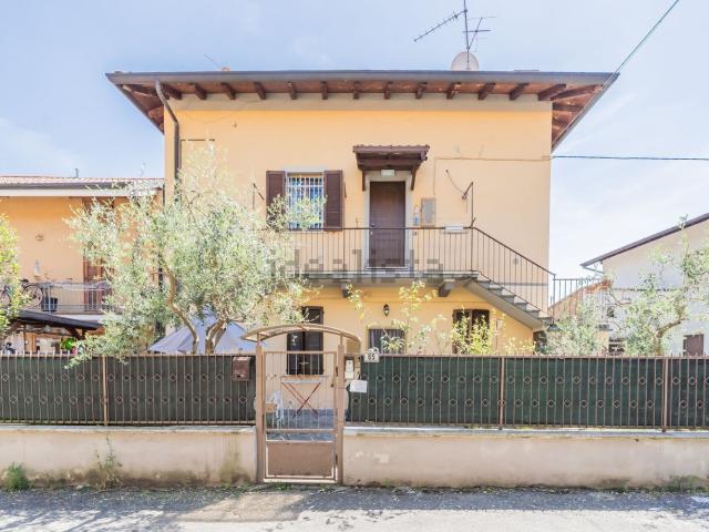 Appartamento in vendita a Mezzago, Monza e della Brianza