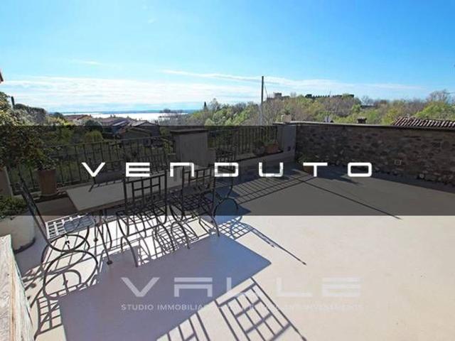Attico in vendita a Padenghe Sul Garda, Lombardia