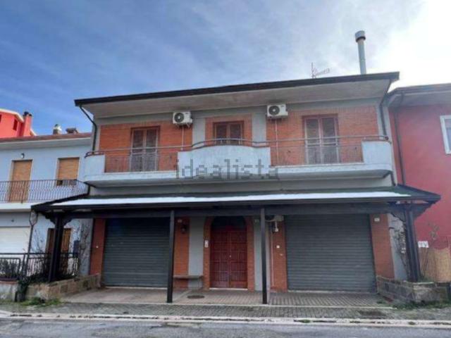 Appartamento in vendita a Montecalvo Irpino, Campania
