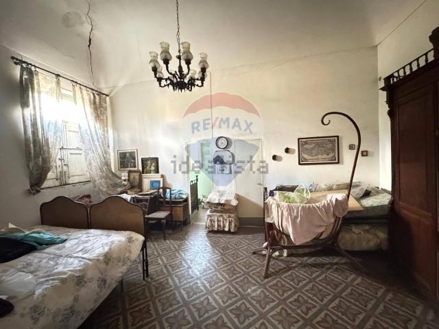 Appartamento in vendita a Adrano, Catania