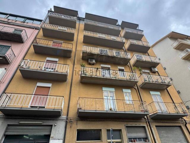 Appartamento in vendita a Leonforte, Enna