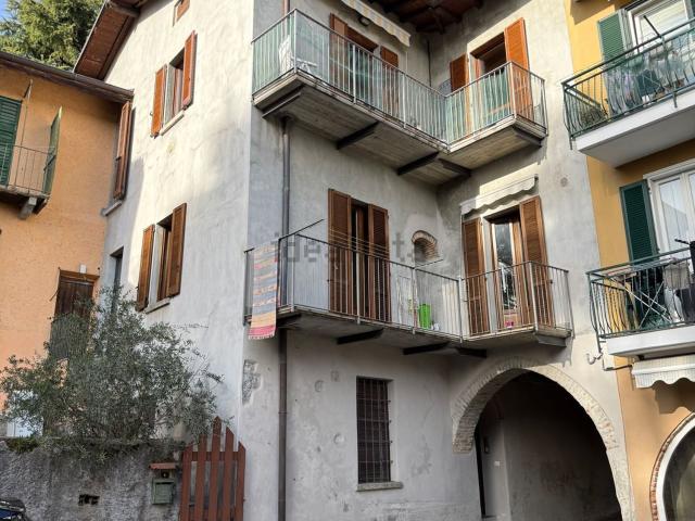 Appartamento in vendita a Crevenna, Erba