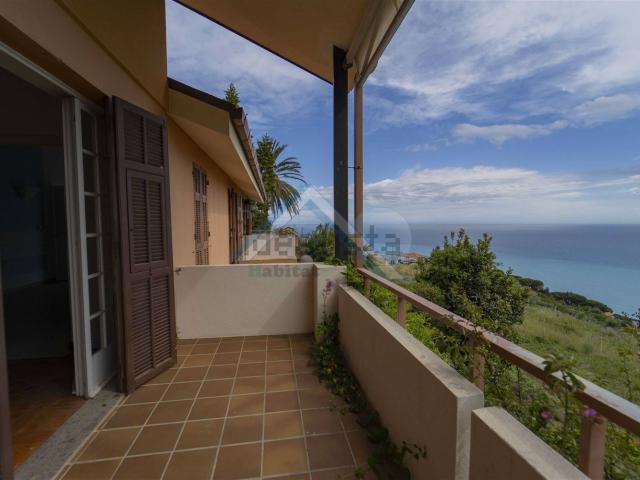 Appartamento in vendita a Ventimiglia, Liguria