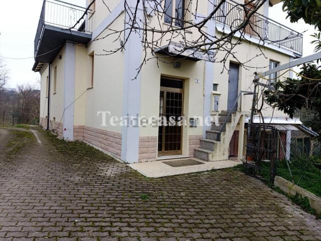 Appartamento in vendita a Pesaro, Pesaro E Urbino