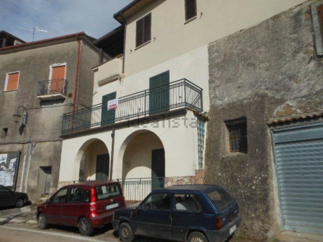 Appartamento in vendita a Piccilli, Campania