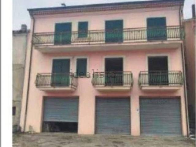 Appartamento in vendita a Laurenzana, Potenza