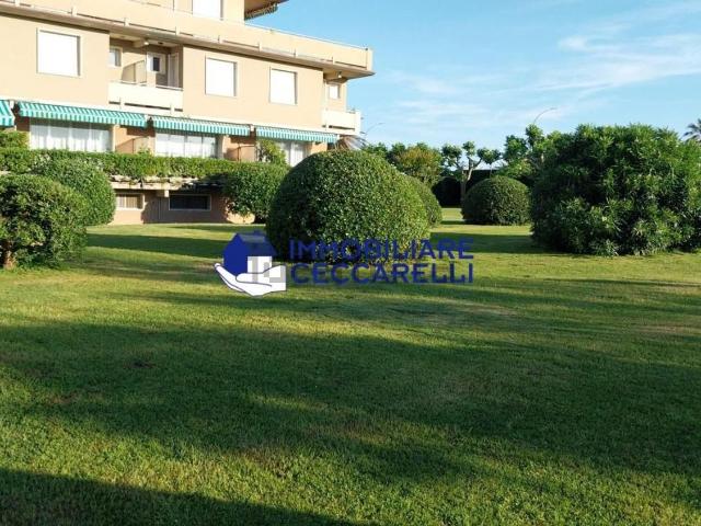 Appartamento in vendita a Montignoso, Toscana