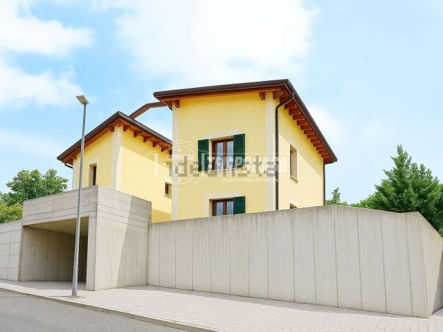Appartamento in vendita a Unione dell'Appennino Bolognese, Gaggio Montano