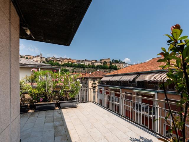 Attico in vendita a Città Alta, Bergamo