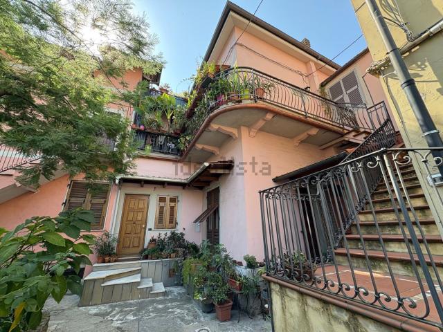 Appartamento in vendita a Montepertico, La Spezia