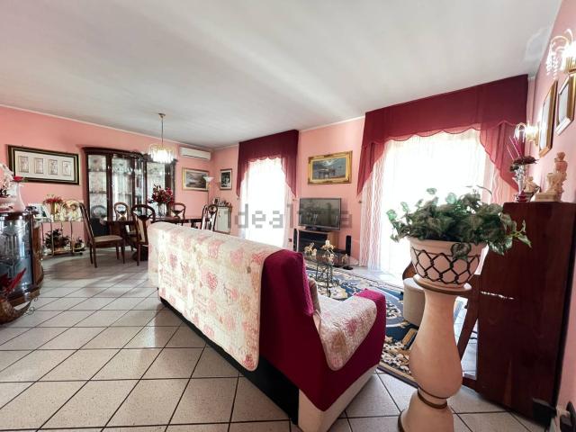 Appartamento in vendita a Nicolosi, Latina