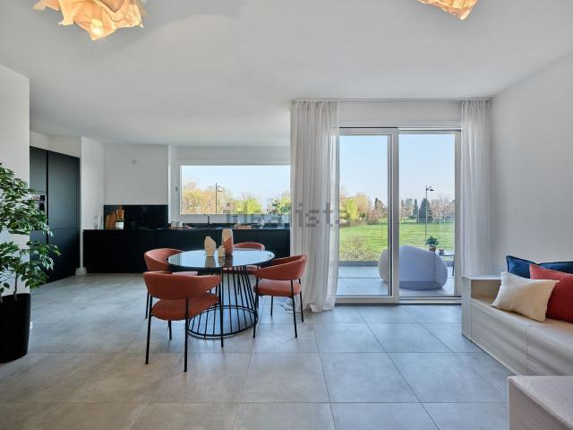 Attico in vendita a Desenzano Del Garda, Lombardia