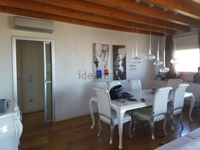 Attico in vendita a Desenzano Del Garda, Lombardia