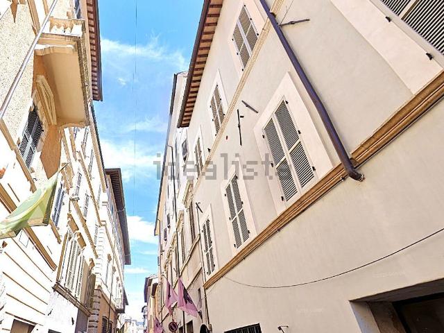 Appartamento in vendita a Foligno, Umbria