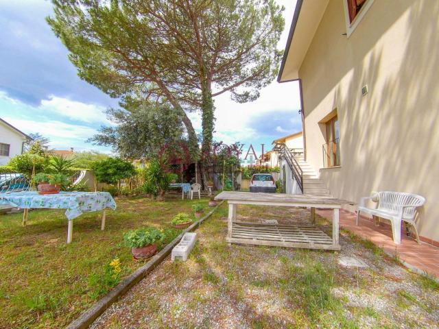 Appartamento in vendita a Collesalvetti, Toscana