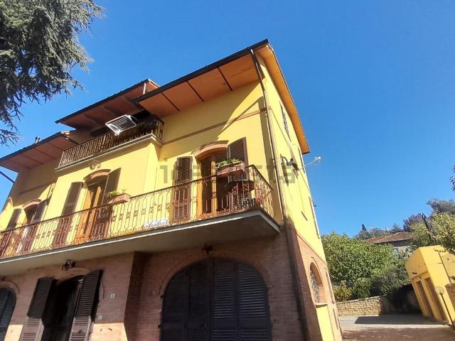 Appartamento in vendita a Paciano, Umbria