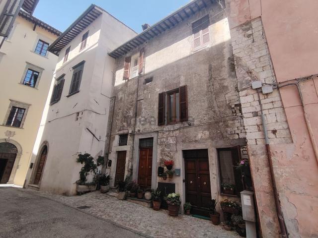 Appartamento in vendita a Spoleto, Umbria