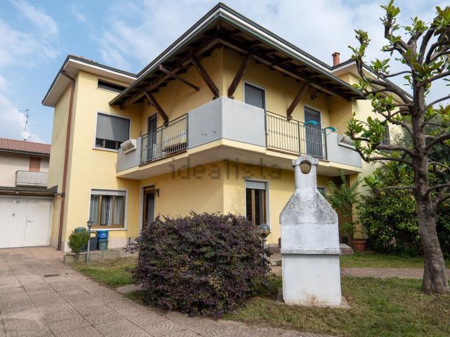 Appartamento in vendita a Dalmine, Lombardia