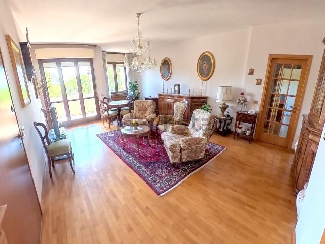 Appartamento in vendita a Mirabello, Re