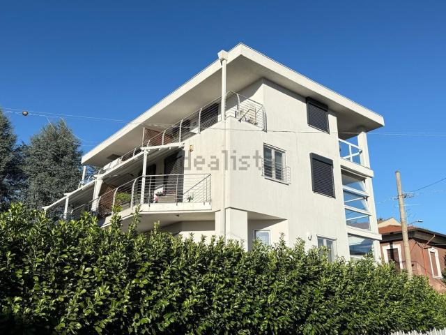 Appartamento in vendita a Gallarate, Lombardia