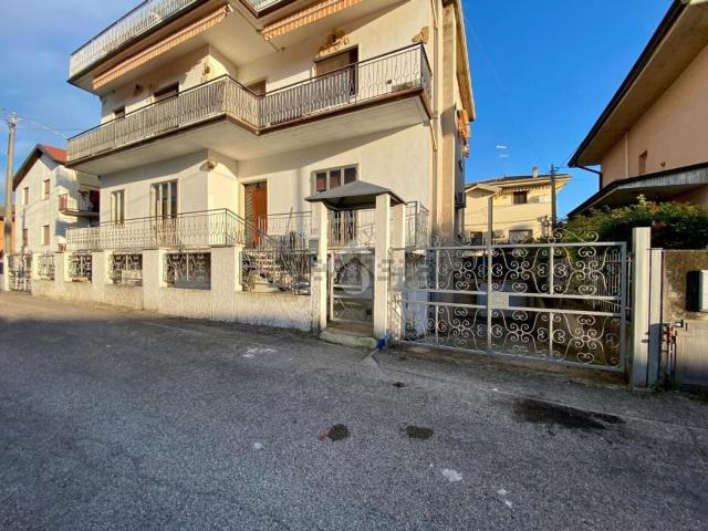 Appartamento in vendita a San Giovanni Lupatoto, Veneto