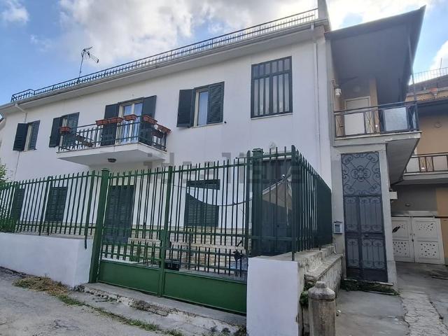 Appartamento in vendita a Casapulla, Campania